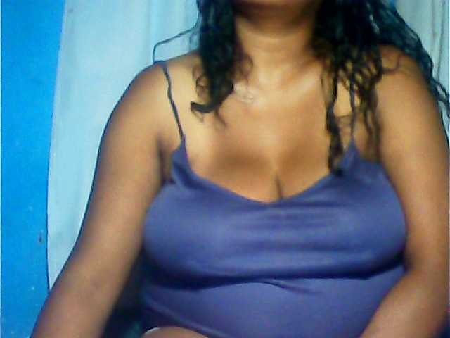 MIRANDAW's BongaCams show and profile