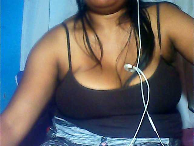 MIRANDAW live cam on BongaCams