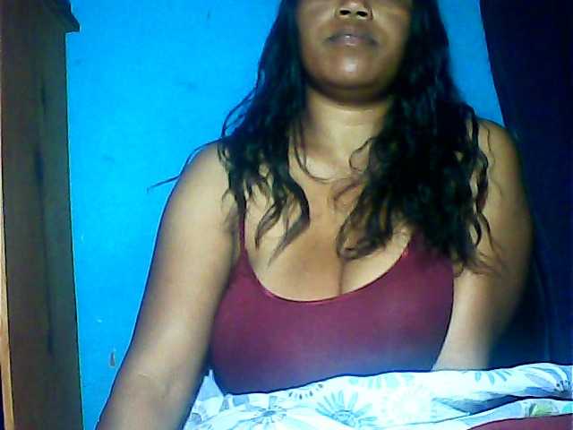 MIRANDAW live cam on BongaCams