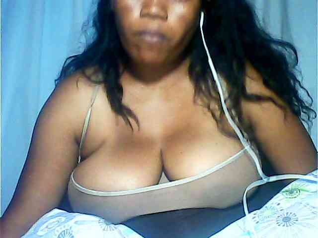 MIRANDAW Live Webcam on BongaCams