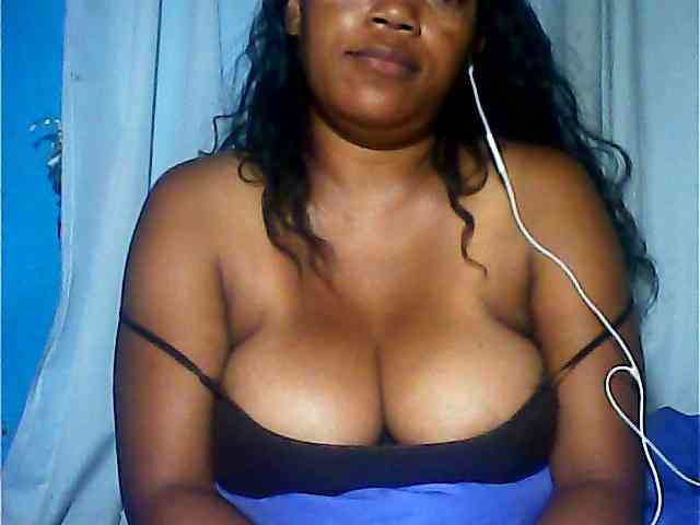 MIRANDAW Live Webcam on BongaCams