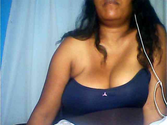 MIRANDAW Live Webcam on BongaCams