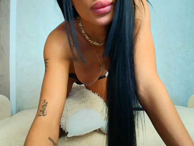 BritneyCharm live cam on BongaCams