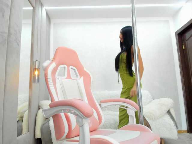 BritneyCharm live cam on BongaCams