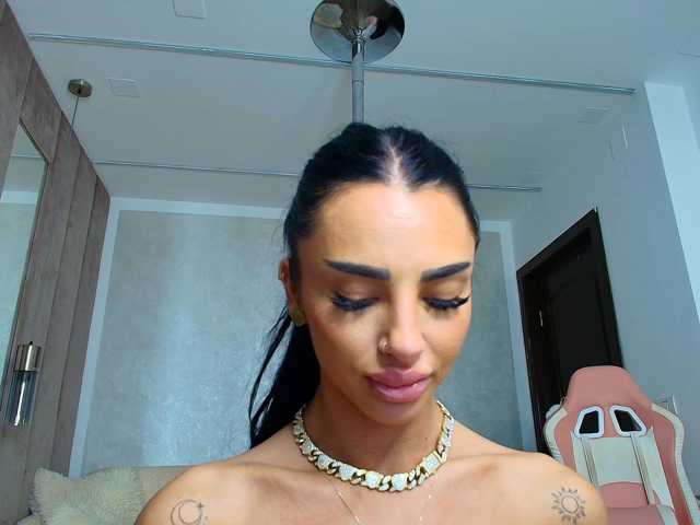 BritneyCharm live cam on BongaCams