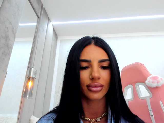 BritneyCharm live cam on BongaCams