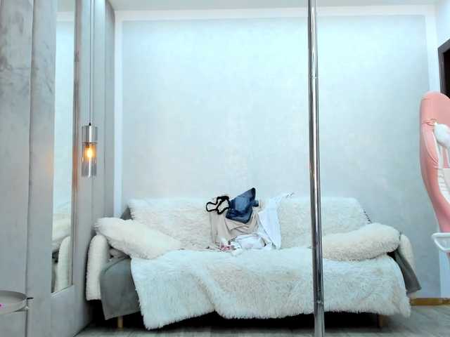 BritneyCharm live webcam show