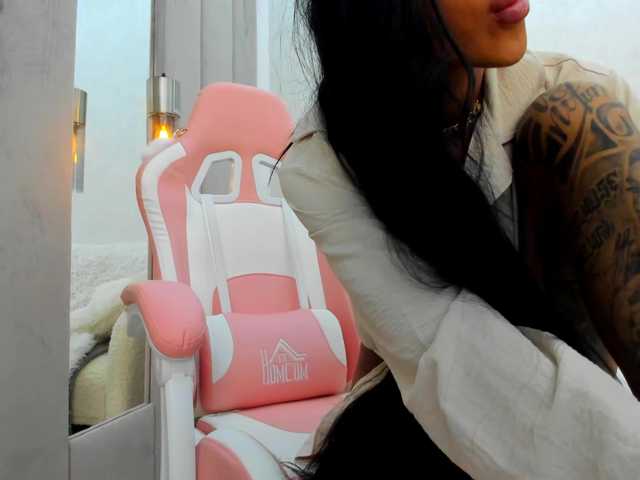 BritneyCharm live cam on BongaCams