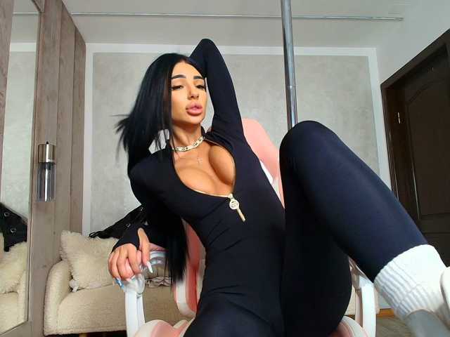BritneyCharm live cam on BongaCams