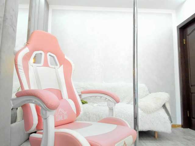 BritneyCharm live cam on BongaCams