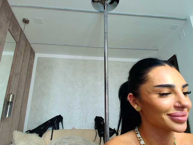 BritneyCharm live cam on BongaCams