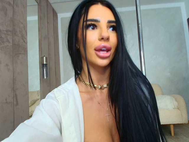 BritneyCharm live cam on BongaCams