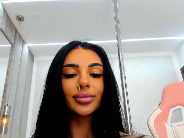 BritneyCharm live cam on BongaCams