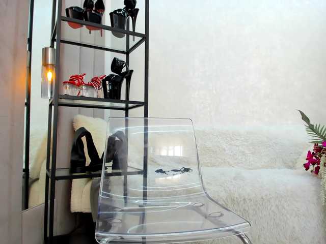 BritneyCharm's BongaCams show and profile