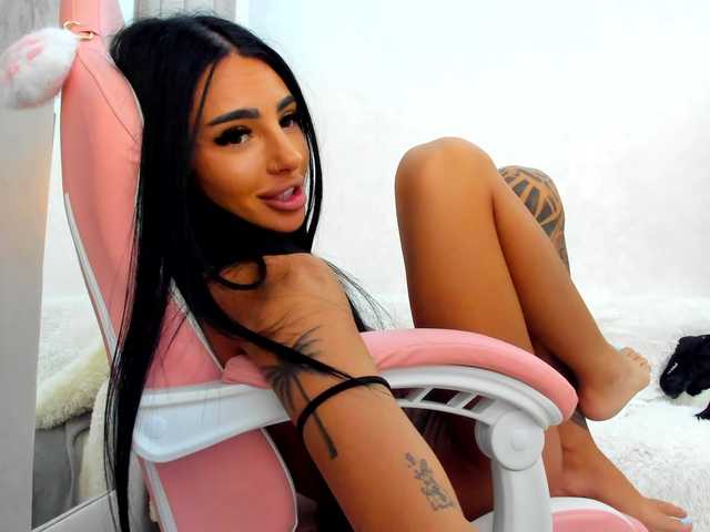 BritneyCharm live cam on BongaCams