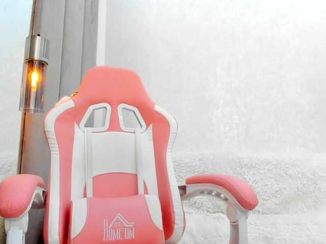 BritneyCharm live cam