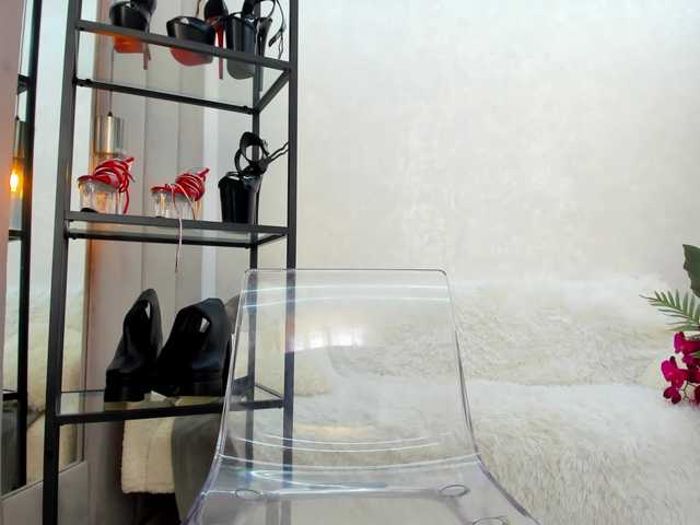 BritneyCharm live cam