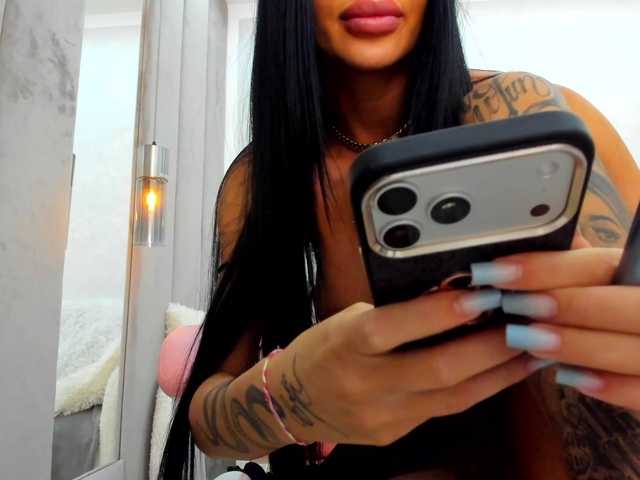 BritneyCharm live cam on BongaCams