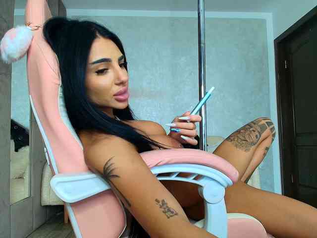 Modelo: BritneyCharm