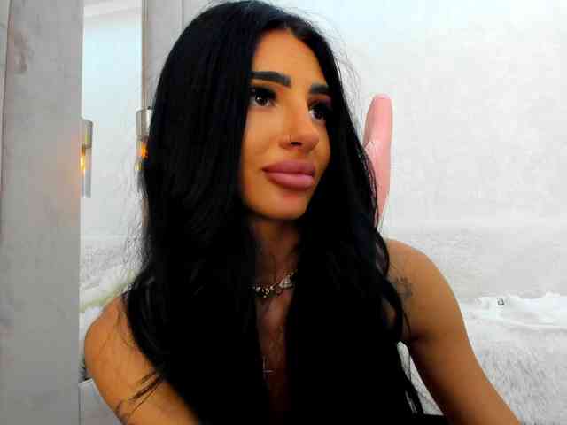BritneyCharm webcam