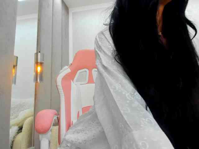 BritneyCharm webcam