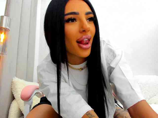 Model: BritneyCharm
