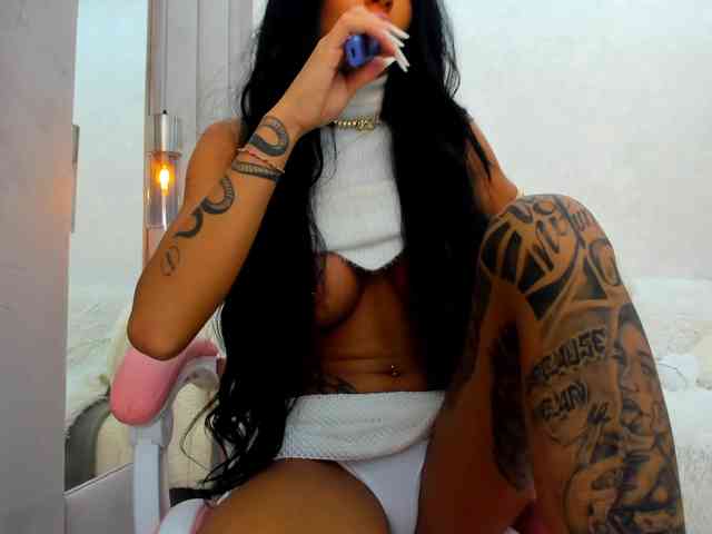 Modelo: BritneyCharm