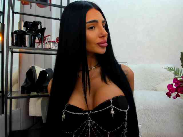 BritneyCharm webcam
