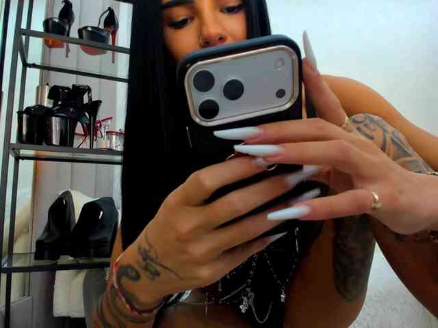 BritneyCharm webcam