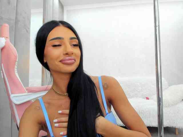 BritneyCharm webcam