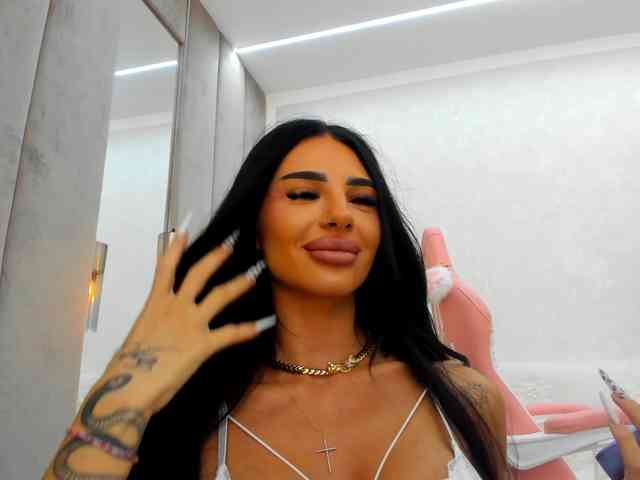 BritneyCharm webcam