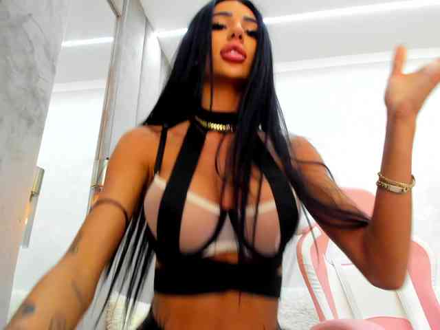 Modelo: BritneyCharm