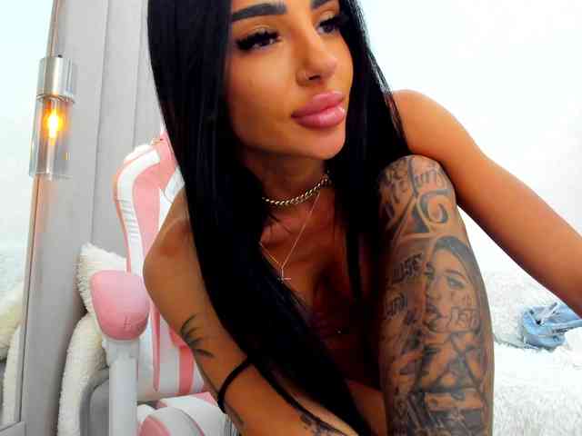 Modelo: BritneyCharm