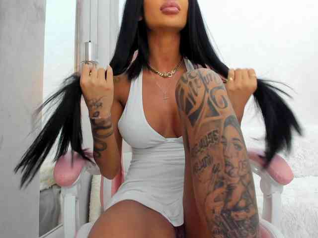 Modelo: BritneyCharm