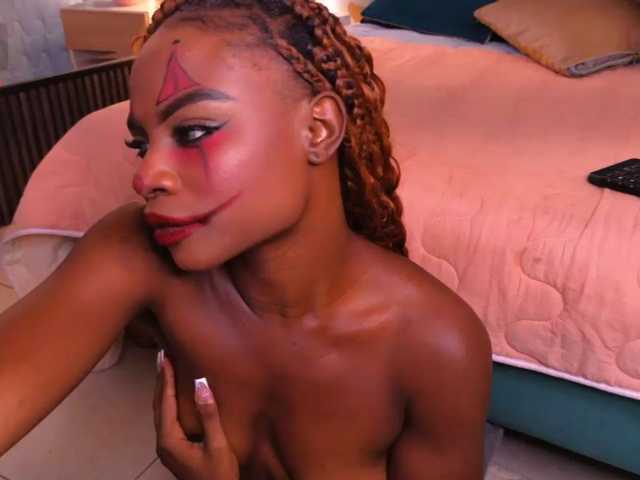 LinsyAdams live cam on BongaCams