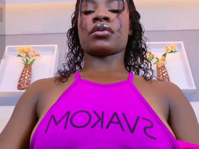 LinsyAdams live cam on BongaCams