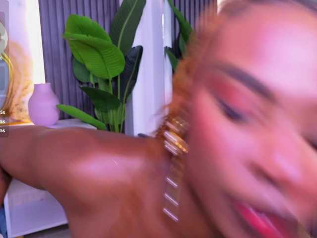 LinsyAdams live cam on BongaCams