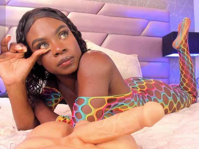 LinsyAdams live cam preview