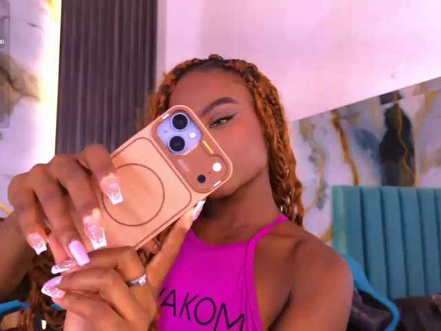 LinsyAdams live cam on BongaCams