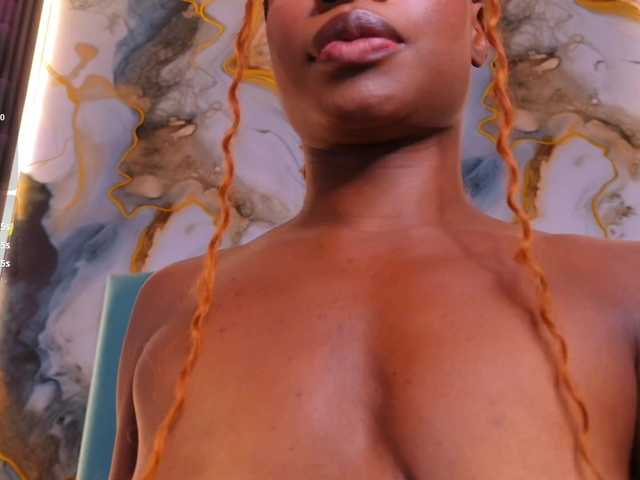 LinsyAdams live cam on BongaCams