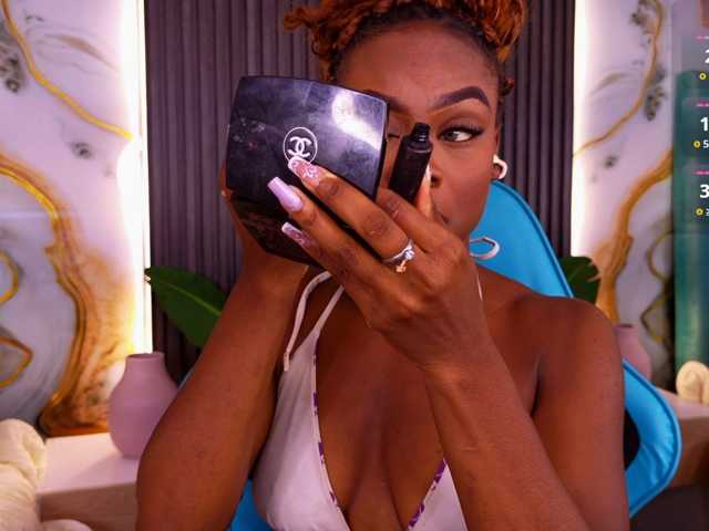 LinsyAdams live cam on BongaCams