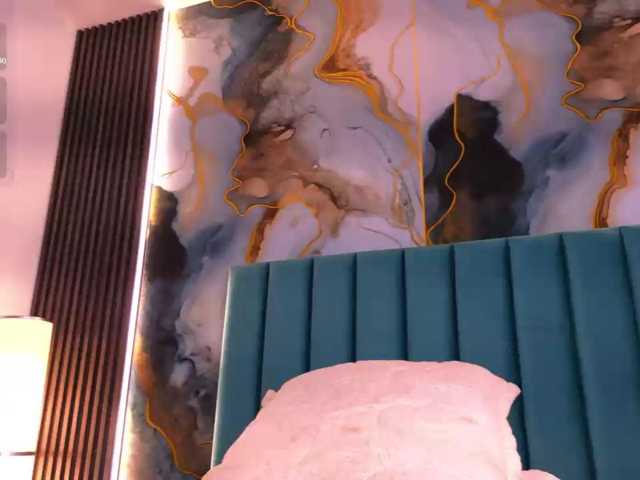 LinsyAdams live cam on BongaCams