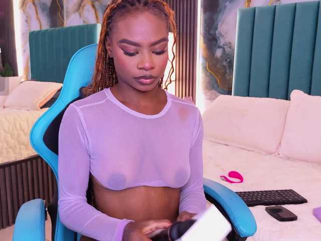 LinsyAdams live cam on BongaCams