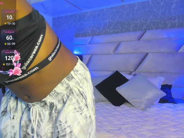 LinsyAdams live cam preview