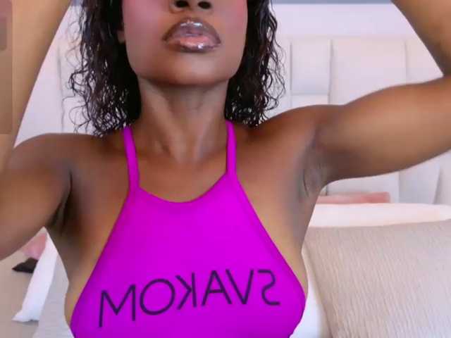 LinsyAdams live cam on BongaCams
