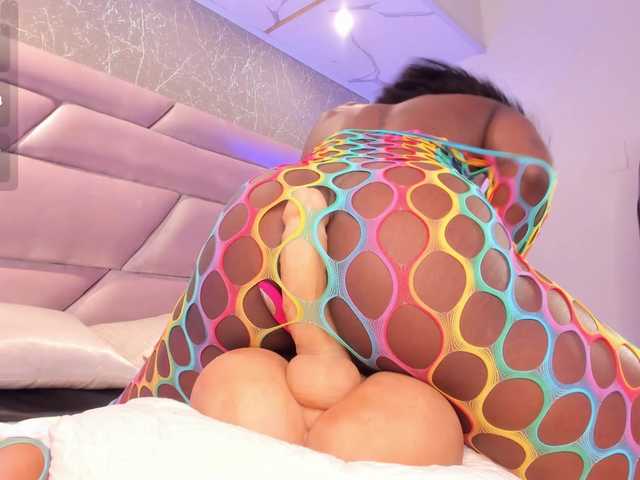 LinsyAdams live cam preview