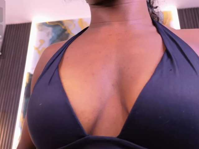 LinsyAdams live cam on BongaCams