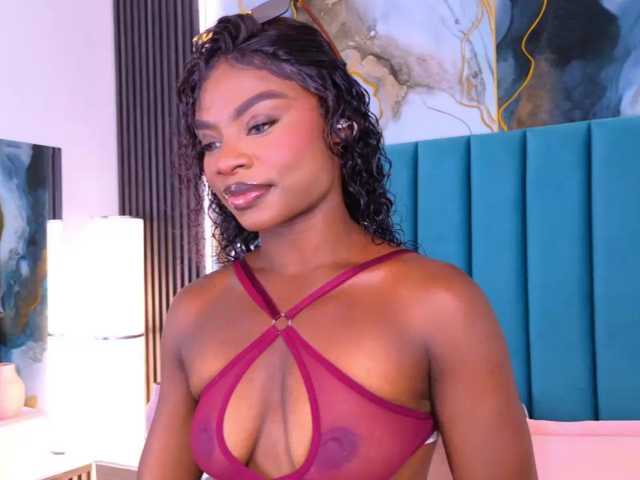 LinsyAdams live cam on BongaCams