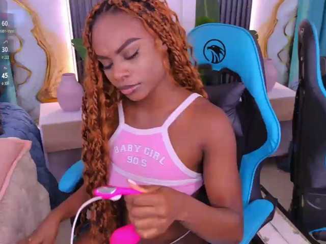 LinsyAdams live cam on BongaCams