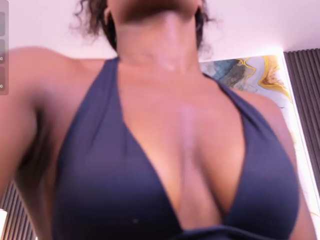 LinsyAdams live cam on BongaCams